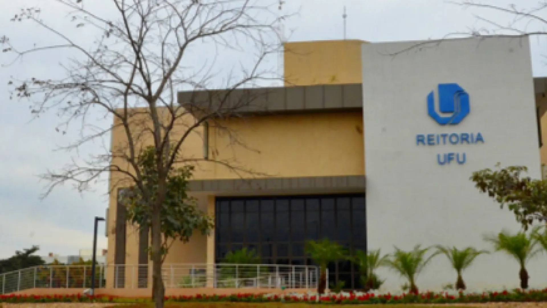 Foto do prédio da Reitoria 55BET